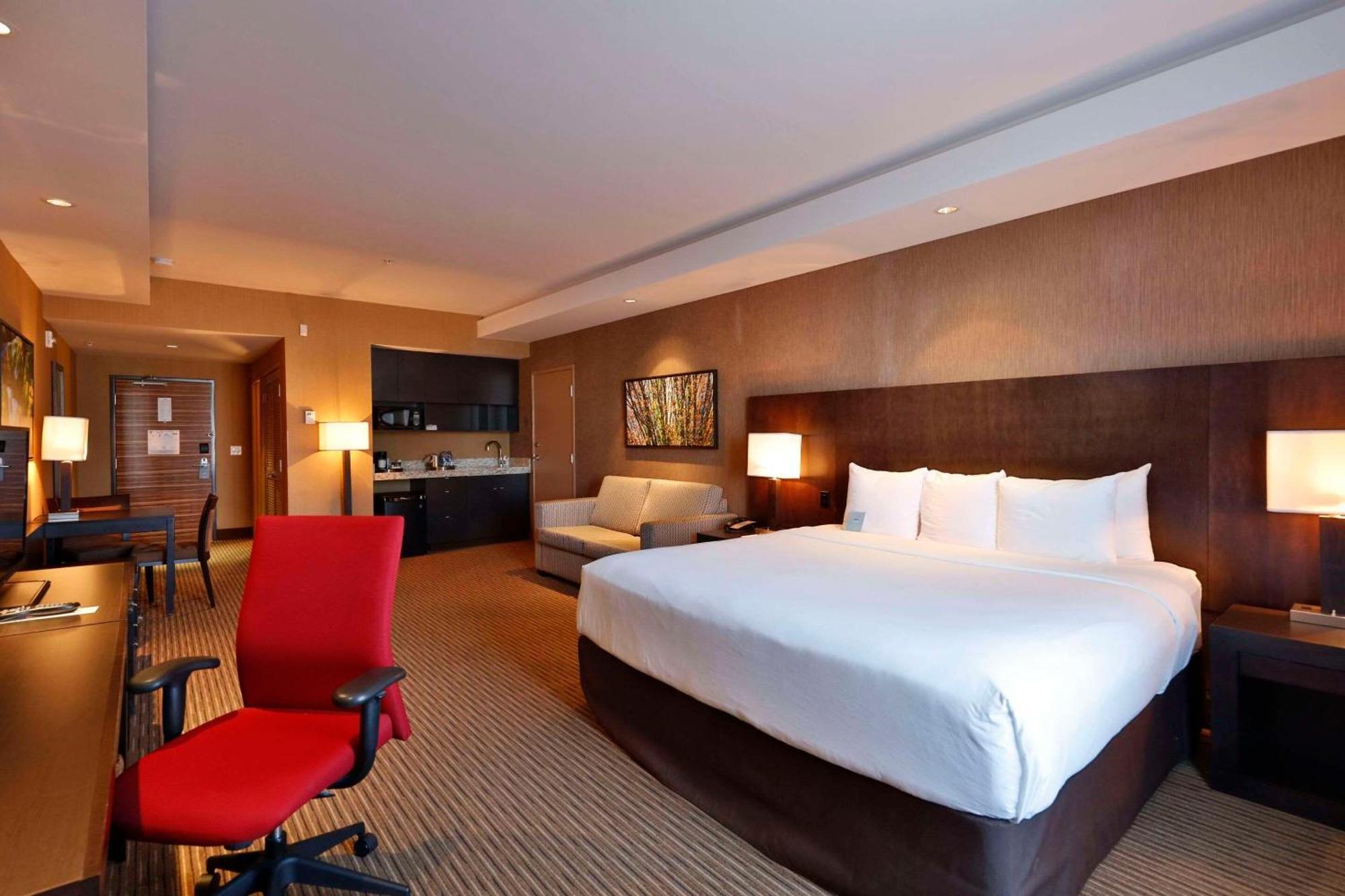 Edmonton Hotel & Convention Center Едмонтон Екстер'єр фото