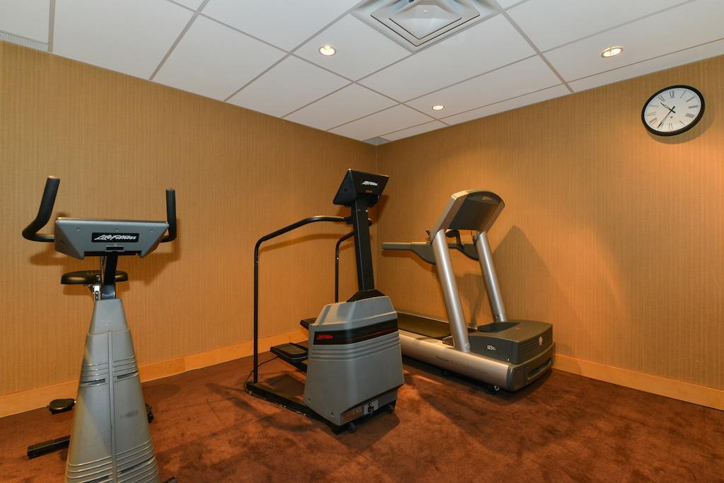 Edmonton Hotel & Convention Center Едмонтон Екстер'єр фото
